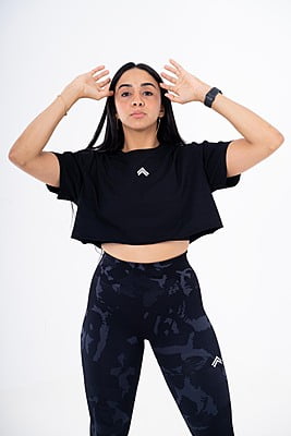 Black T-shirt crop top